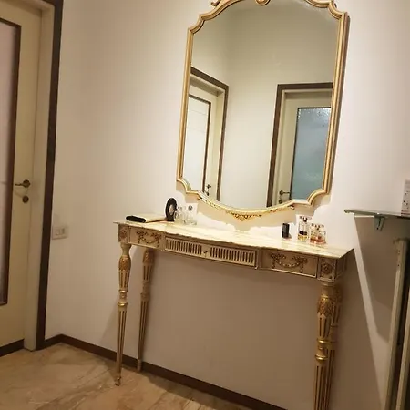 Big In Private Appartament, Close To The Station And Center Of Konukevi *